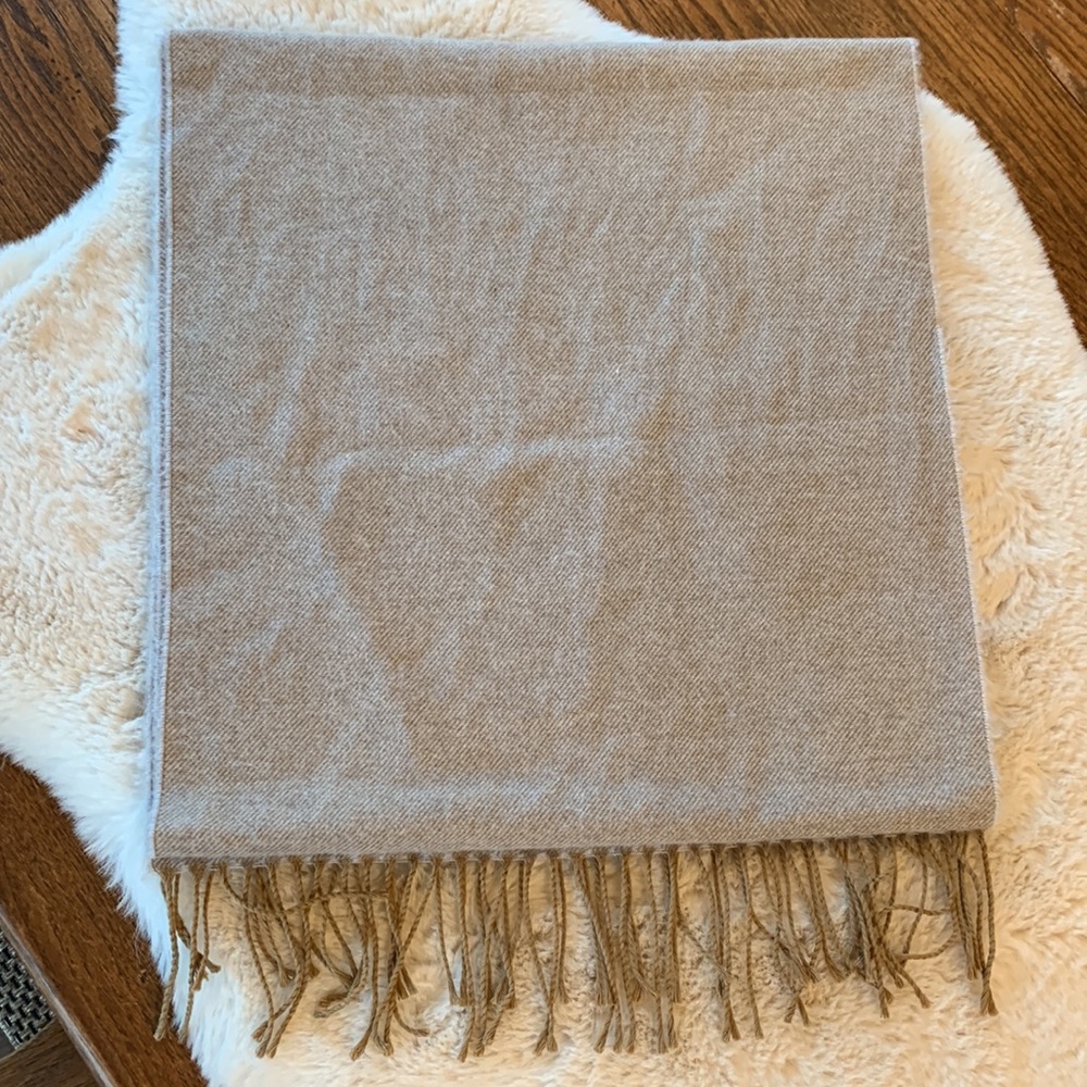 NWOT. Ziggilli scarf